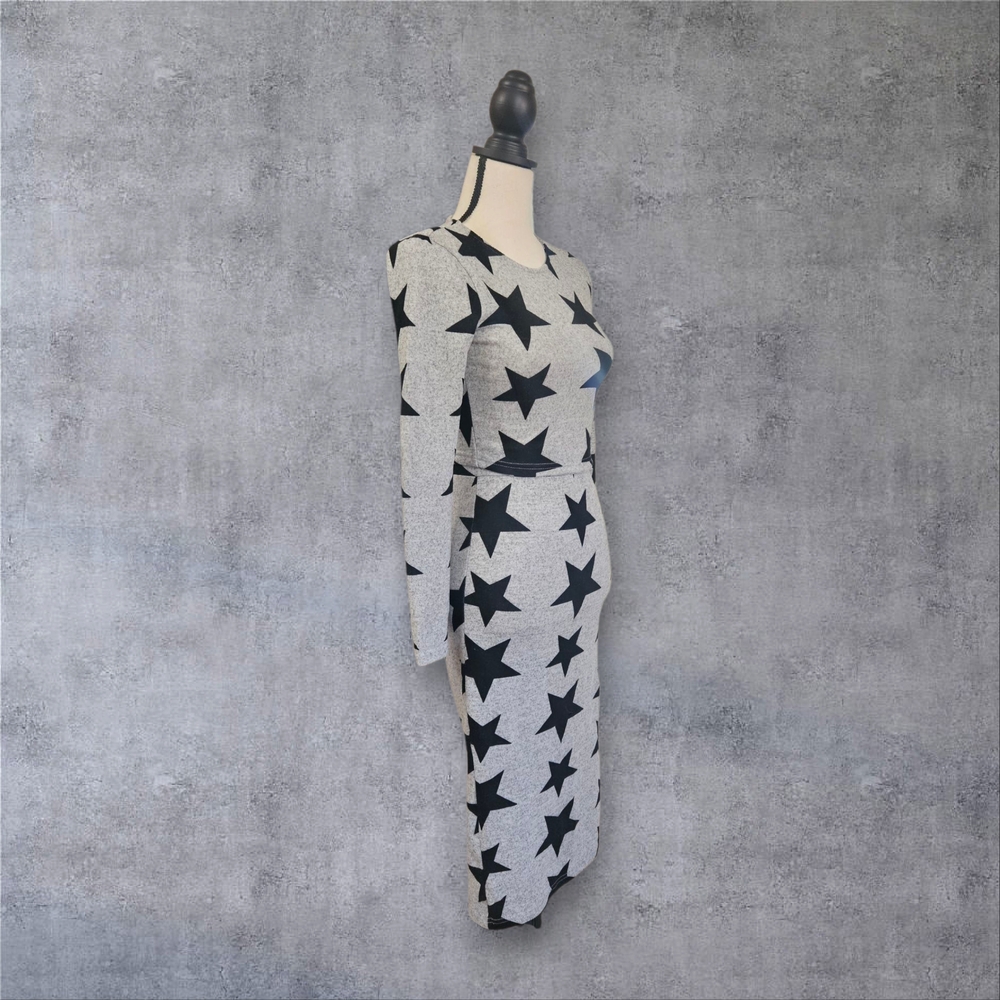 Star Patterned Gray Skirt Set - Picture 2 of 10